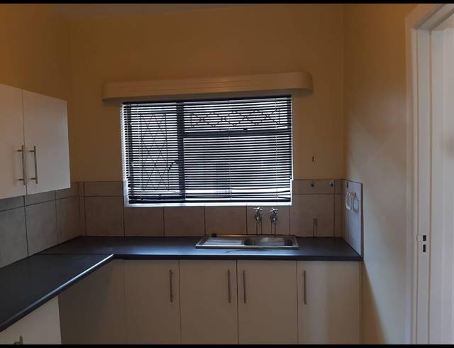 2 BEDROOM APARTMENT RENTED IN SOUTH END